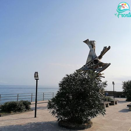 산타 테레사 디 리바 Casa Fronte Mare 빌라 외부 사진
